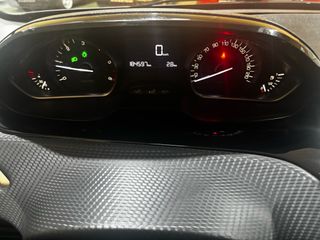 SUV 4X2 Peugeot 2008 1.6 HDI