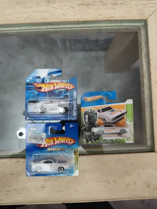 Hot Wheels 2008 First Editions y otras series.