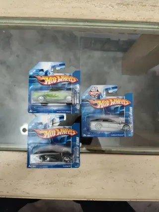 Hot Wheels 2008 First Editions y otras series.