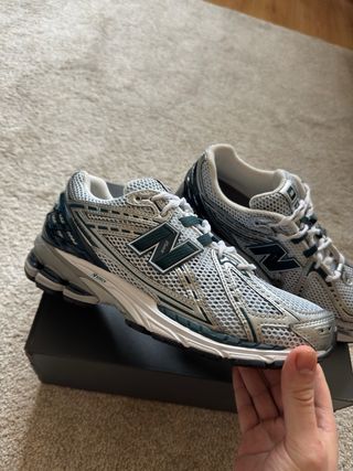 New Balance 1906R Verde y Plateado