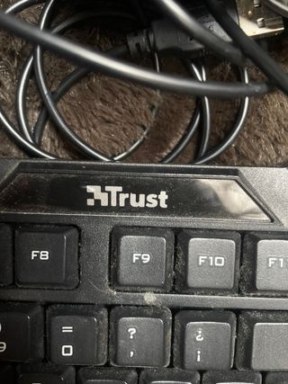 Pack Teclado y Ratón Trust Negro/Rojo