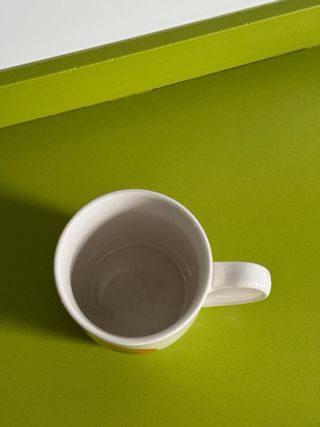 Taza emoji beso con corazón