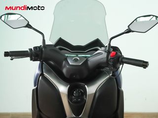 YAMAHA X-MAX 125
