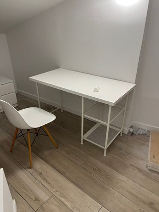 Mesa de escritorio blanca, se vende sin montar