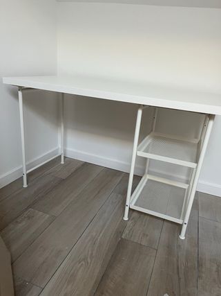 Mesa de escritorio blanca, se vende sin montar
