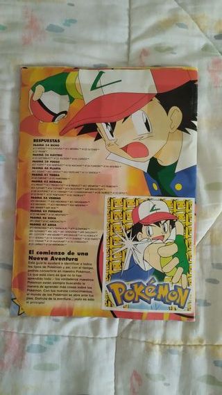 Álbum de Pokémon con pegatinas