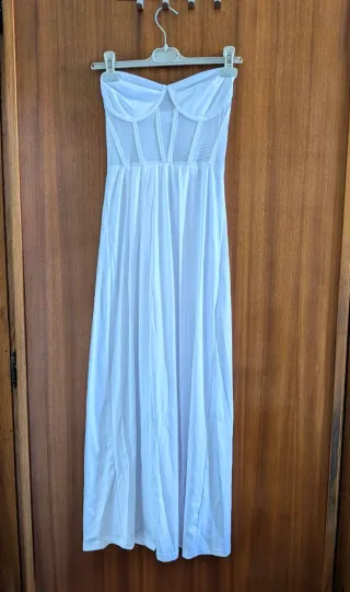 Abito lungo bianco con spacchi