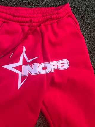 Pantalón de chándal rojo con logo