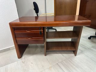 Mesa de escritorio madera con cajones