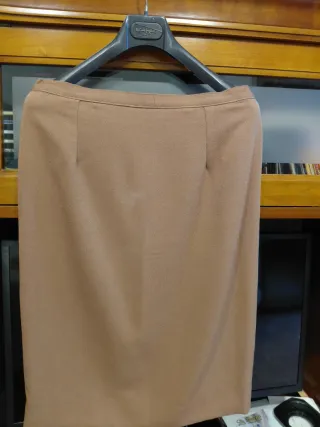 Traje chaqueta falda y camisa T46