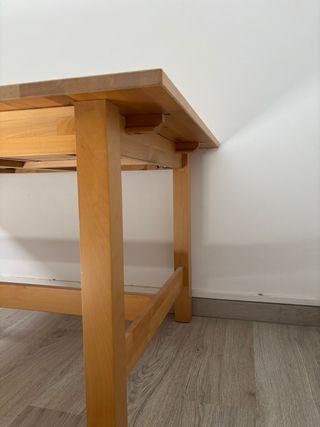 Mesa de comedor de madera maciza