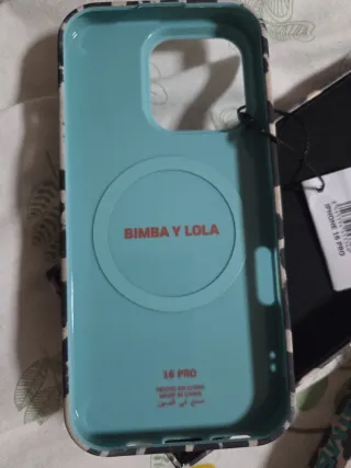 Funda Bimba y Lola iPhone 16 Pro Max en su caja