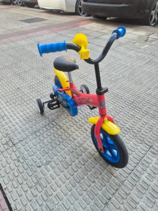 Bicicleta infantil Paw Patrol roja