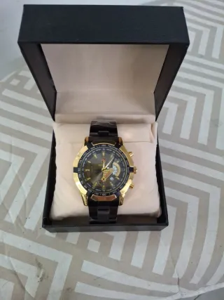 Reloj Hombre Negro y Dorado