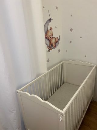 Cuna de bebé blanca