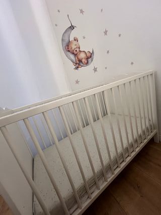 Cuna de bebé blanca