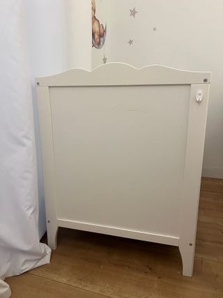 Cuna de bebé blanca