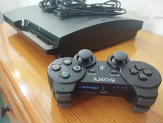 Consola PS3 Sony Negra Slim+ Mando + 4 juego
