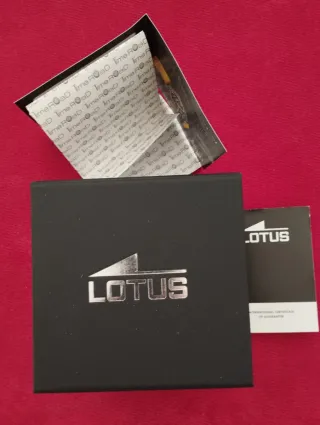 Reloj Lotus Cronógrafo Negro y Plateado