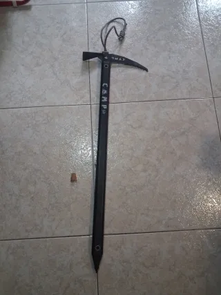 Piolet semiligero alpinismo 70 cmts.