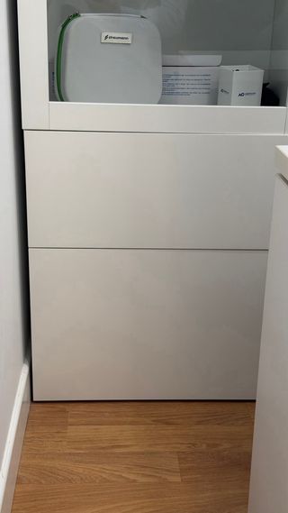 Vitrina Besta IKEA Blanca y Transparente