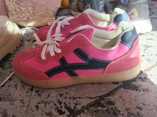 Zapatillas deportivas rosas