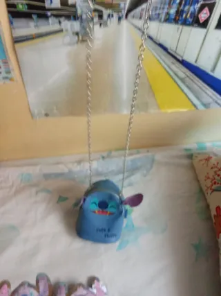 Lote de figuras y llaveros de Stitch