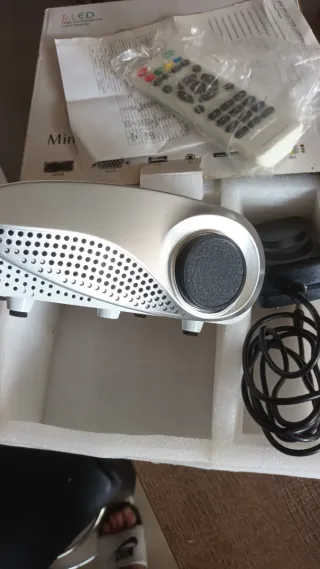 Mini Proyector LED