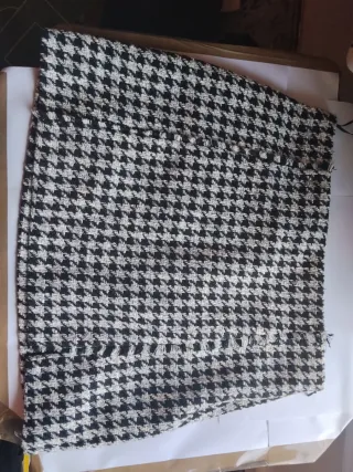 Falda de cuadros blanco y negro