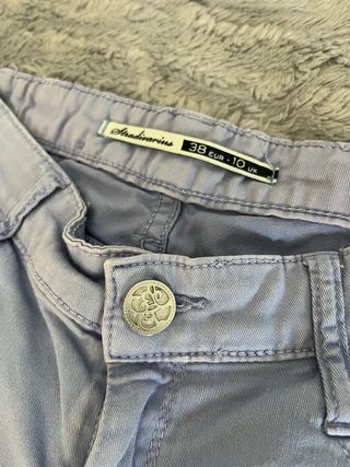 Pantalón vaquero Stradivarius Talla 38 violeta