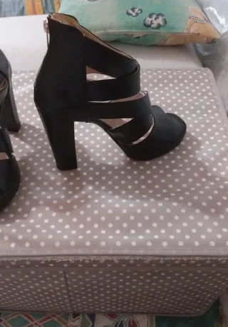 Scarpe Nabila donna tacco alto nere