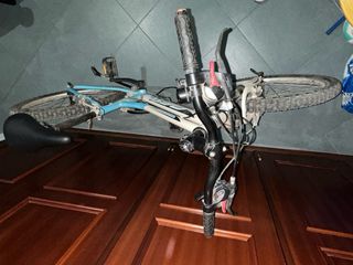 Bicicleta infantile celeste