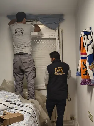 Elaboración e instalación de puertas y ventanas