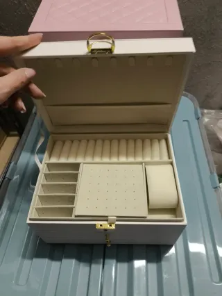 Portagioie bianco con dettagli oro