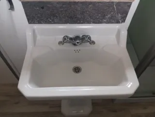 Lavabo vintage de porcelana