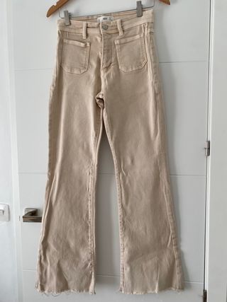 Pantalones Beige Acampanados