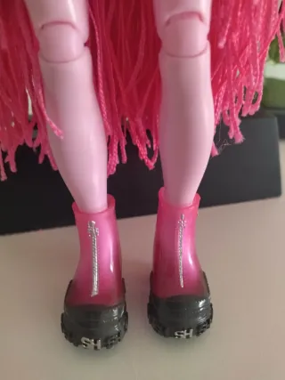 Rainbow High Shadow High Pinky Doll