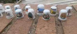 Collezione di ditali in porcellana