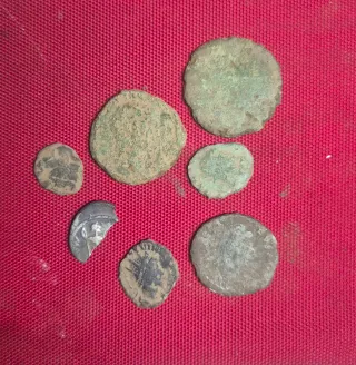 Lotto di antiche monete romane