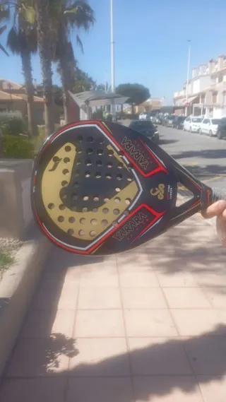 Pala de pádel vibora yarara