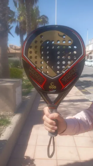 Pala de pádel vibora yarara