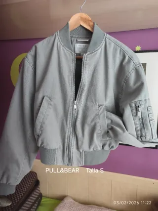 Bomber PULL&BEAR Talla S, Verde Sage.