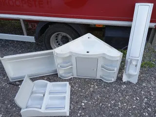 Caravana Adrià 750kg. Muebles baño