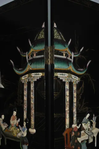 Antiguo biombo motivos chinos