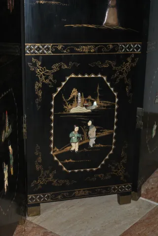 Antiguo biombo motivos chinos