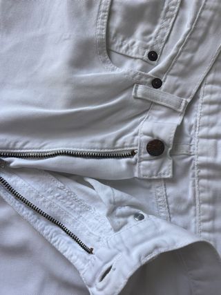Pantalón blanco recto básico
