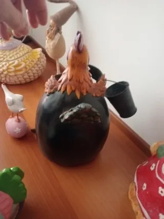 Gallina decorativa in resina