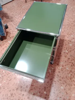 Cajonera USM modular verde y plata