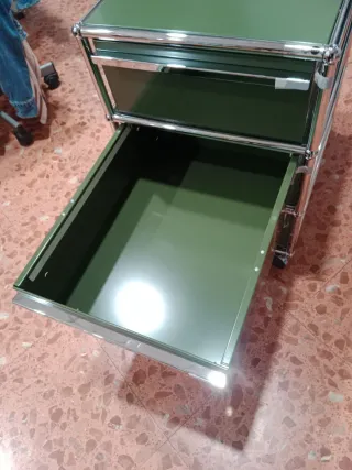 Cajonera USM modular verde y plata