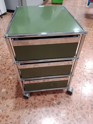 Cajonera USM modular verde y plata